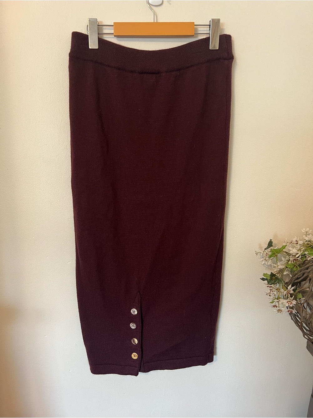 Lloyd’s 100% Wool Burgundy Knit Midi Pencil Skirt Button Back Slit Vintage - Picture 4 of 4
